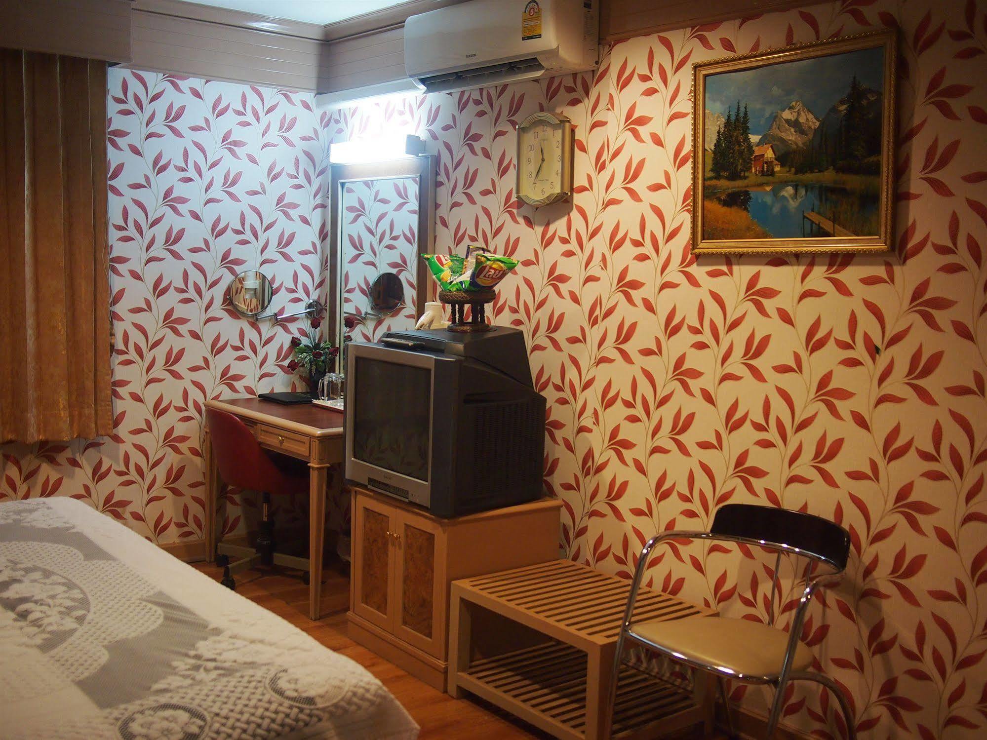 Parkway Inn Bangkok Exterior photo